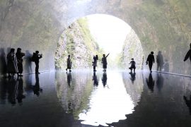 鏡の世界・清津峡